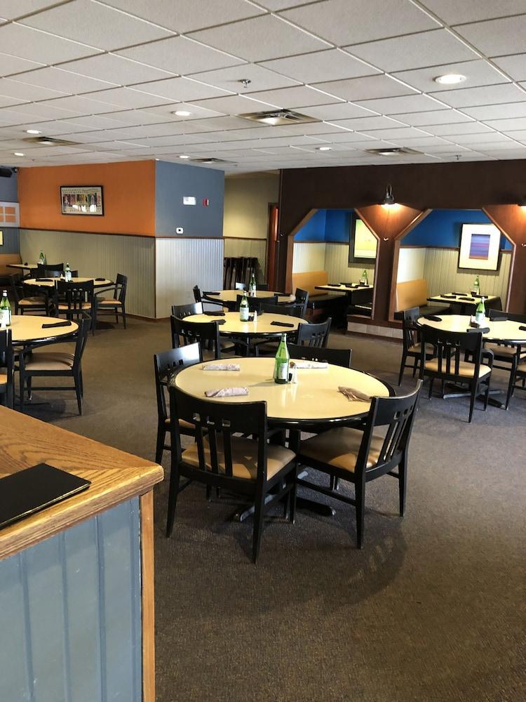 Ramada By Wyndham North Platte Hotel Exterior photo